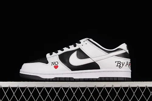 All Categories Nk SB Dunk Series Nk SB Dunk Low Low-top sneakers Supreme x Nk SB Dunk Low joint black and white SB low-top sports and leisure sneakers DO7412-984